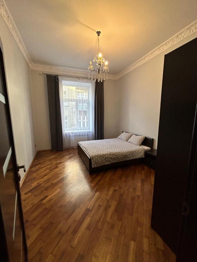 Apartment On Centre Lwów Zewnętrze zdjęcie
